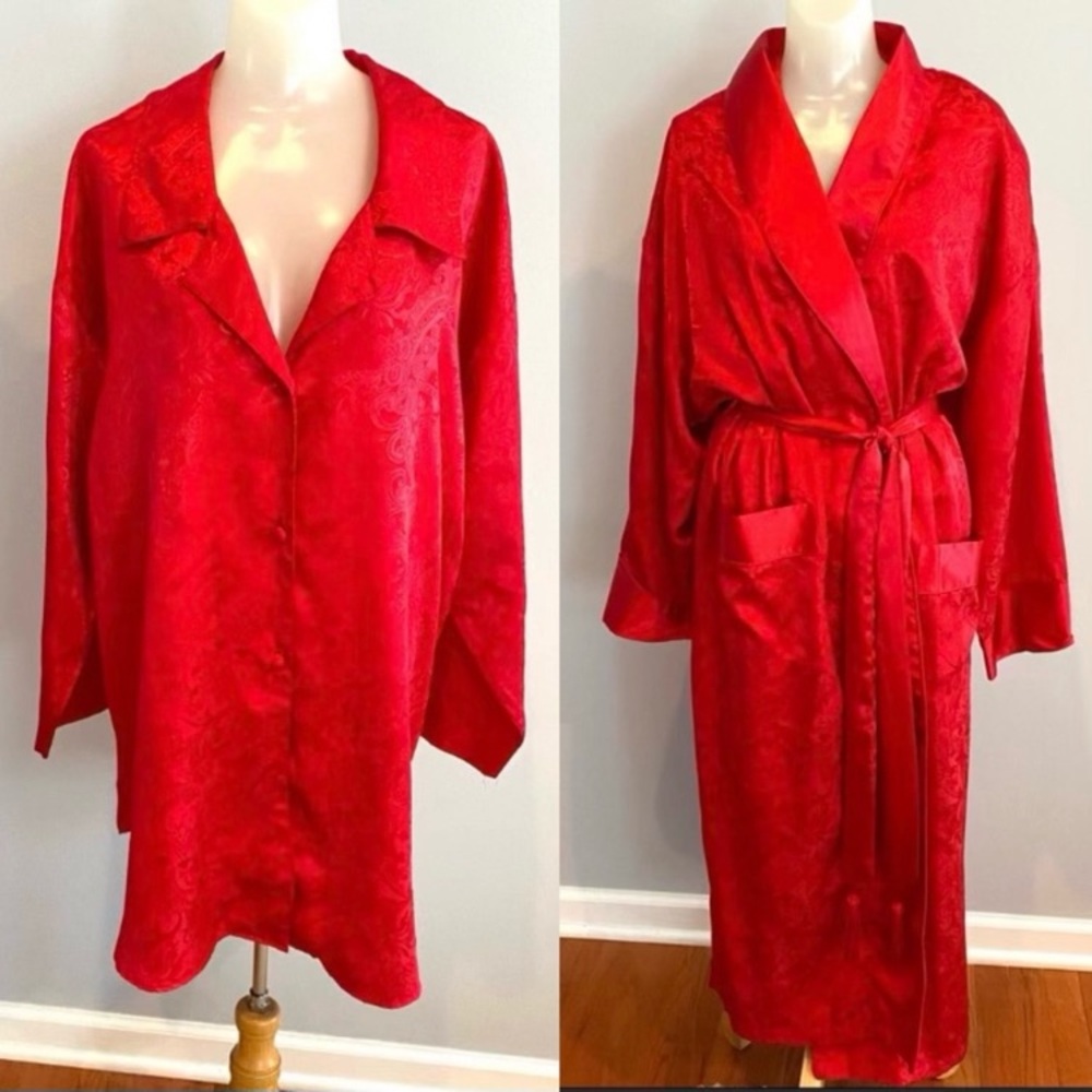 Victoria's Secret red brocade
satin robe and nightshirt set vintage size M/L